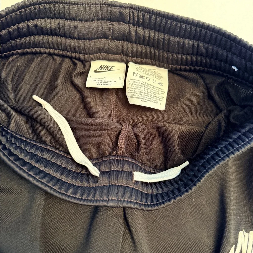 Nike Kid’s‎ Size Large Heritage Track Pants Black White Logo Side Stripe